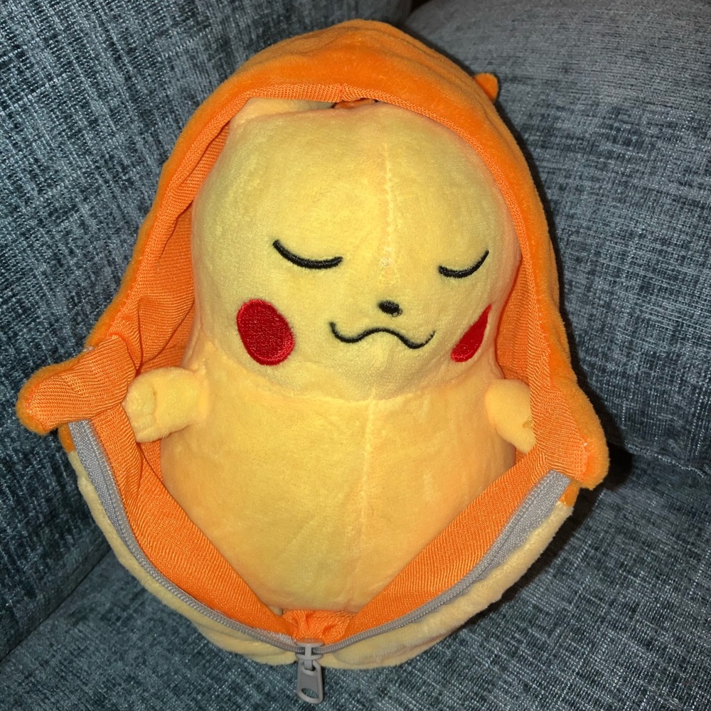 Ichiban Kuji Pikachu Sleeping Plush Charizard Last One Prize Banpresto Japan - Picture 2 of 7